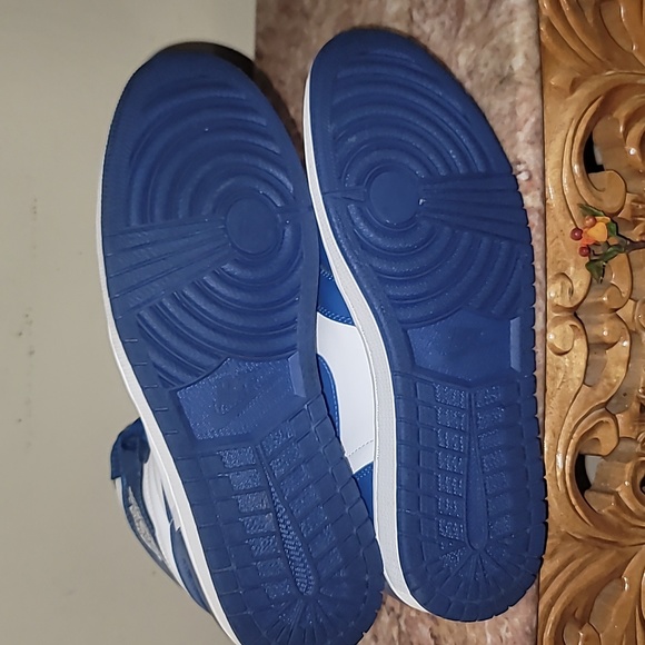 Retro Jordan 1's - Picture 7 of 7